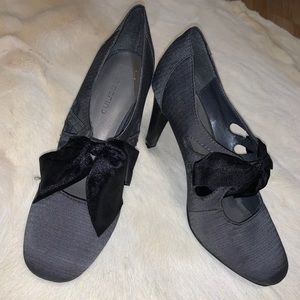 Classy Grey Bowknot Heels
